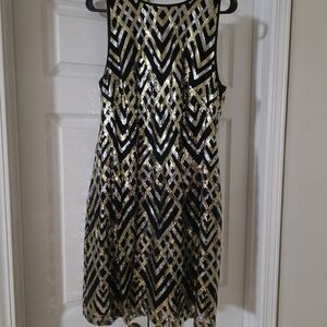 Jessica Howard Black and Gold Geometric Dress